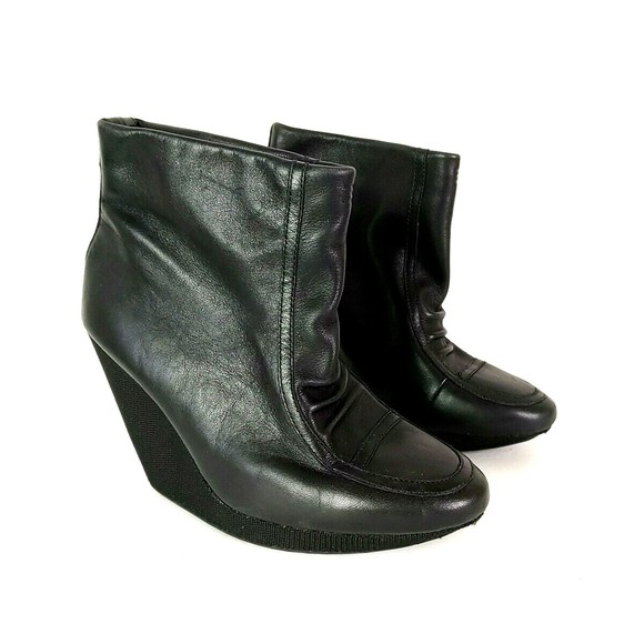 Adidas Black Leather Wedge Heel Bootie Ankle Boot Women Size 7.5 Pull On - Picture 1 of 9